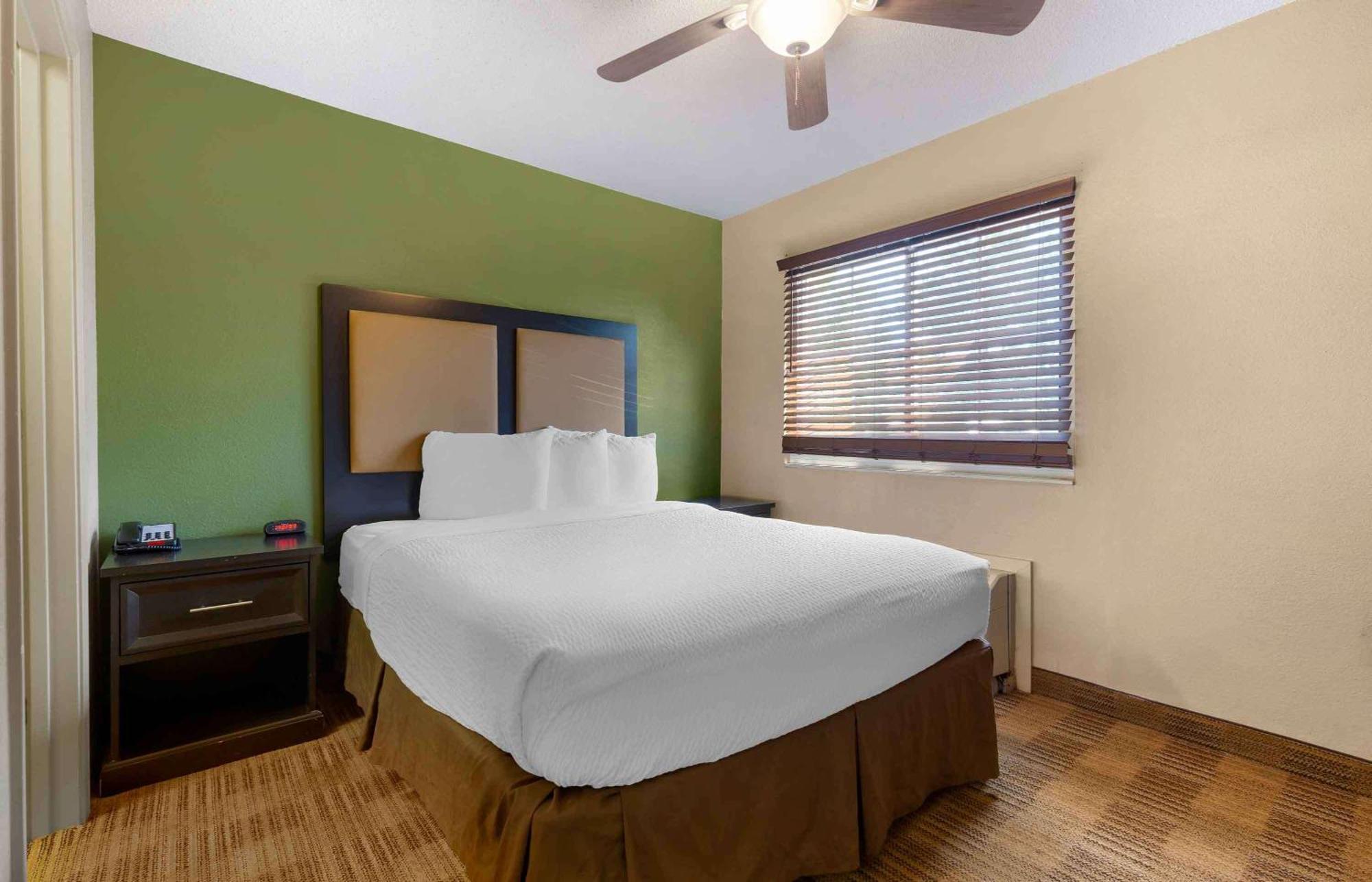 Extended Stay America Select Suites - Orlando - Lake Mary - 1040 Greenwood Blvd Eksteriør billede