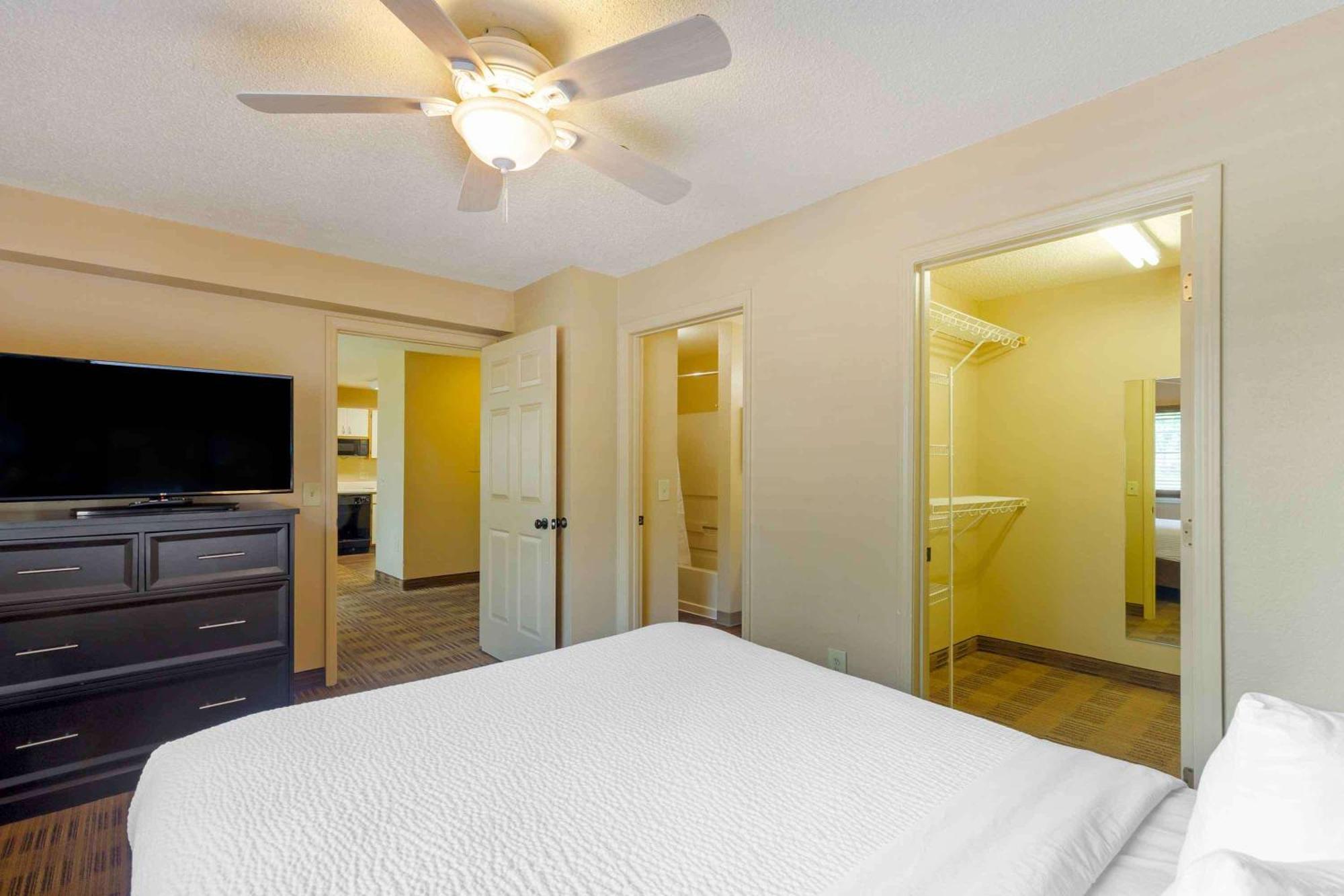 Extended Stay America Select Suites - Orlando - Lake Mary - 1040 Greenwood Blvd Eksteriør billede