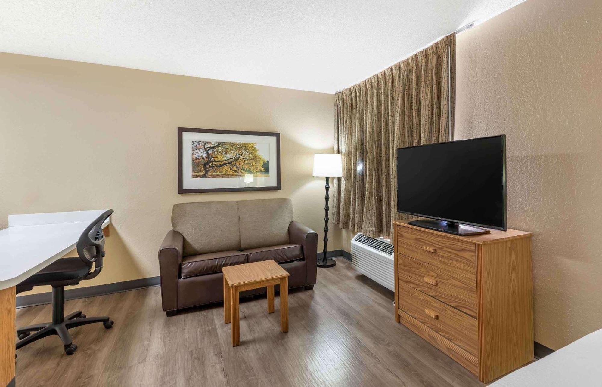 Extended Stay America Select Suites - Orlando - Lake Mary - 1040 Greenwood Blvd Eksteriør billede